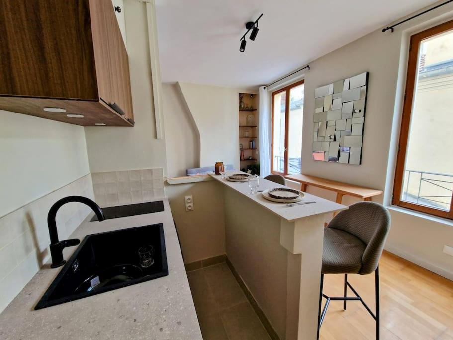 Studio Calme Et Ensoleille Entierement Renove Parigi Esterno foto